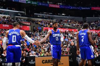 眼神游离 眼神游离