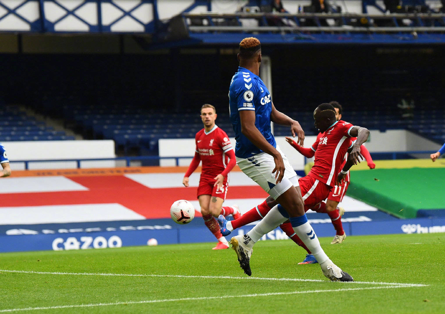 他在中场休 他在中场休